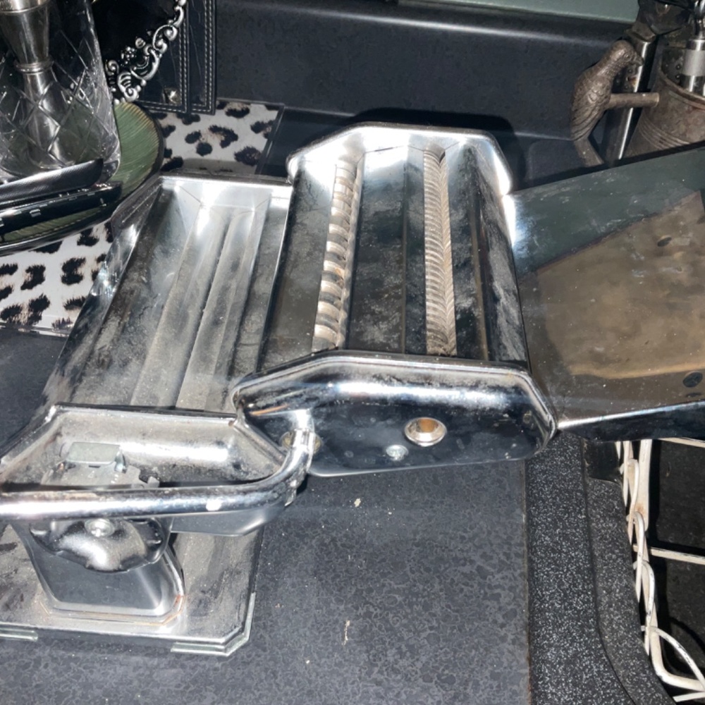 Pasta Maker - Picture 3 of 4